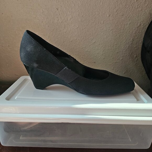 Heels - Picture 1 of 3